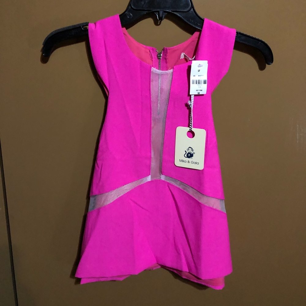 NWT mika and gals large top
